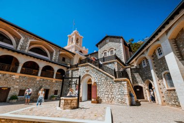 Kikkos Manastırı, Kıbrıs, 10 Mayıs 2016. Eski Kikkos Manastırı, dağ Kıbrıs'taki ünlü