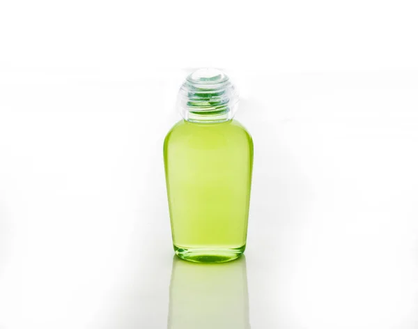 Groene Fles Shampoo Gel Zeep Een Witte Achtergrond Met Reflectie — Stockfoto