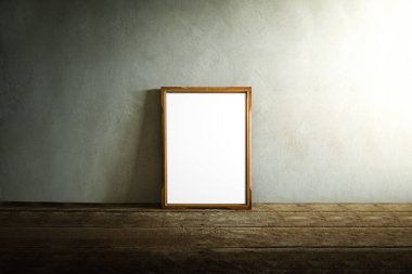 Natürmort fotoğraf çerçevesinin grunge arka plan üzerinde ahşap masa üzerinde. Vintage sesi