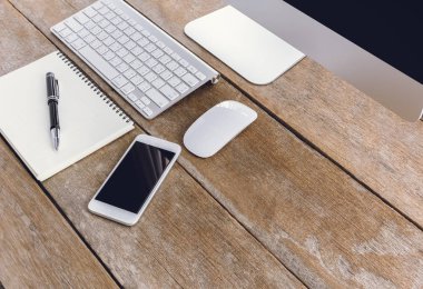 Ofis donatım üstünde okul sırası. Çalışma alanı veya arka plan