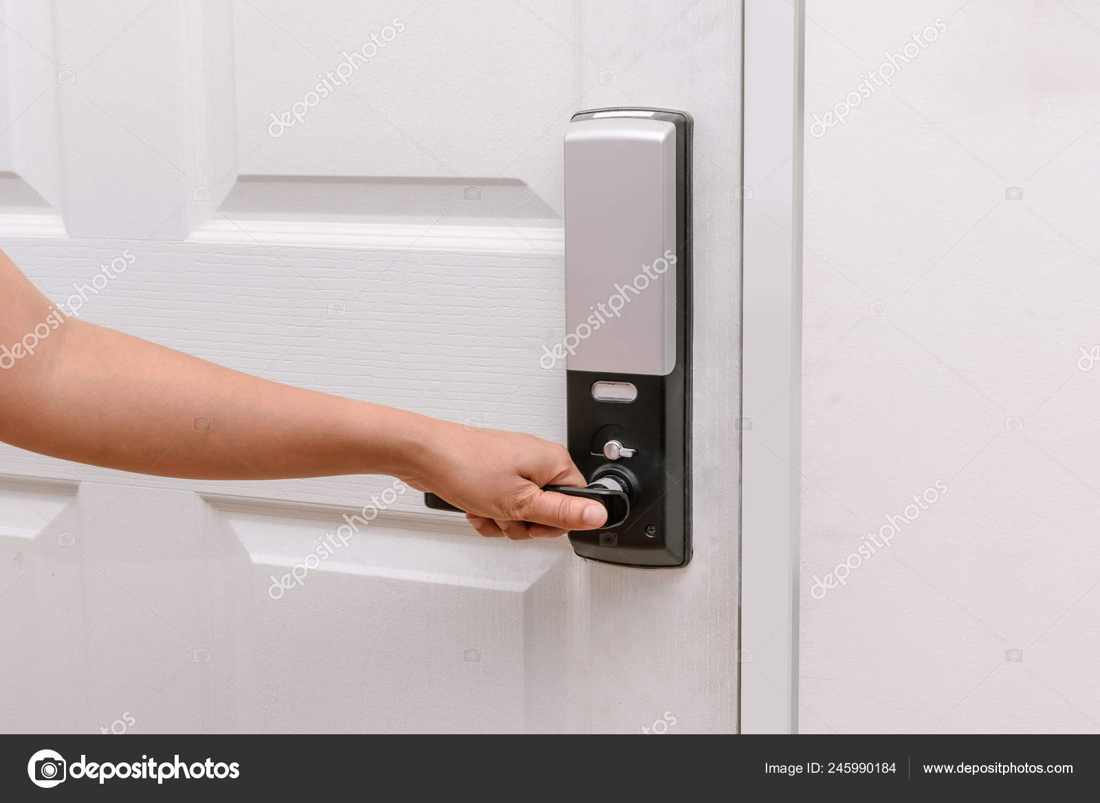 Девушка из ламанчи не открывается дверь