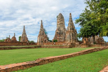 1629 görkemli kalıntıları Wat Chai Watthanaram onun asıl bombalamak (Merkezi) ile Kral Prasat Tong tarafından Mount Meru, tanrıların Ayutthaya, Tayland için mesken temsil eden inşa