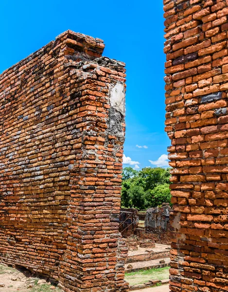Wat Phrasisanpetch (Phra Si Sanphet) tuğla duvar. Ayutthaya tarihi şehir, Tayland. Ayutthaya Tarih Parkı