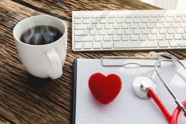 Doktor işyeri stetoskop, Pano ve ahşap kalbinde