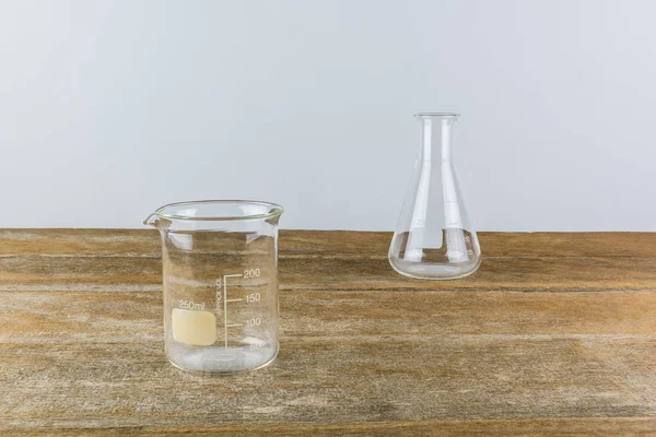 化学实验室玻璃器皿 — 图库照片