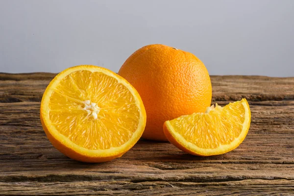 Still Life Half crescent, Full Fresh Orange Fruit on Vintage gru — Stock Photo, Image