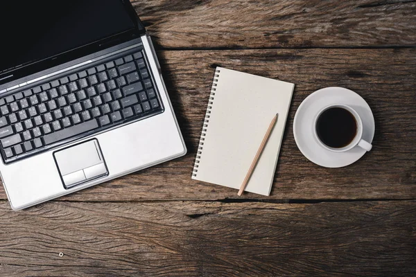 Office dingen met notepad, Kladblok, laptop en koffie kopje penci — Stockfoto