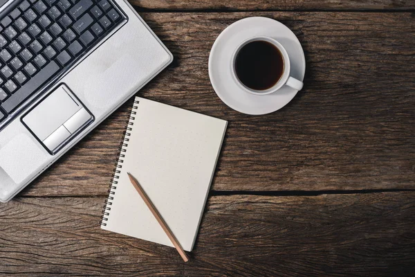 Office dingen met notepad, Kladblok, laptop en koffie kopje penci — Stockfoto
