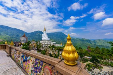 Phetchabun, Wat Phra ki Pha oğlu Kaew tapınağında beyaz Buda 