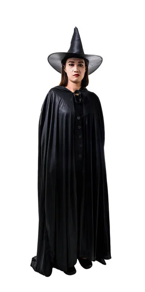 Портрет женщины в черном жутком костюме ведьмы на Хэллоуин — стоковое фото