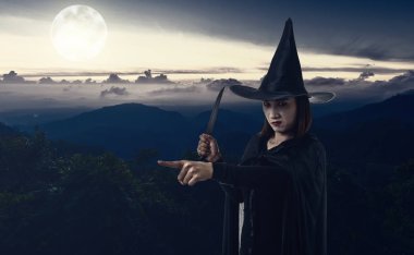 Black Scary cadı cadılar bayramı kostümü kadın bir bıçak zekâ holding