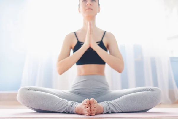 Young Woman Doing Yoga Calmness Relax Woman Happiness Concept — Stock Photo, Image
