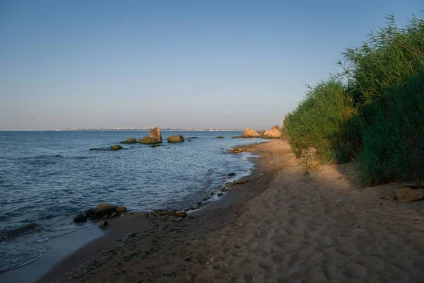 Erste Sonnenstrahlen Strand Schwarzen Meer — Stockfoto