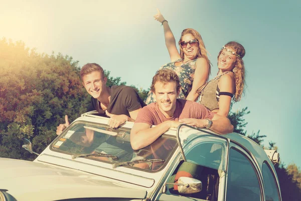 Group Happy Friends Car Sunset Summer — Stock Photo, Image