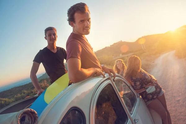 Group Happy People Car Sunset Summer — Stock Photo, Image