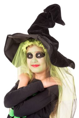 Yüz boyama ve Cadılar Bayramı ile kız cadı kostüm beyaz bir arka plan üzerinde
