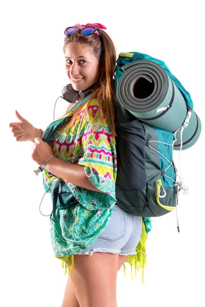 Chica viajera con mochila — Foto de Stock