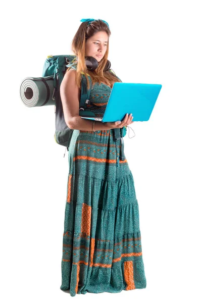 Traveling girl with laptop — Stock Photo, Image