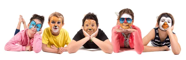 Dzieci z malowania twarzy zwierząt — Zdjęcie stockowe