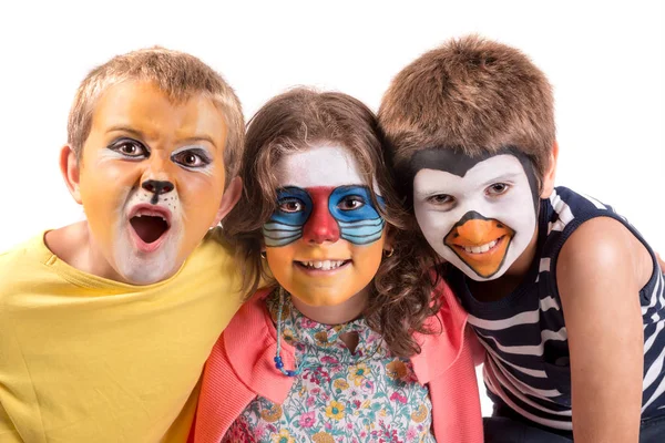 Kinderen met gezicht-schilderen — Stockfoto