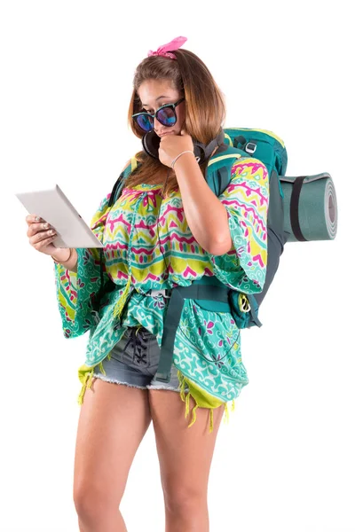 Menina viajando com tablet — Fotografia de Stock