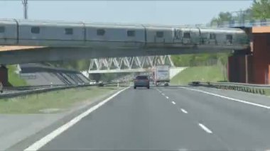 Krakow, Polonya - 5 Mayıs 2018: Otomobil Krakow ve Prag bir geçiş yolu. Paralı yol Polonya seyahat için ödeme.