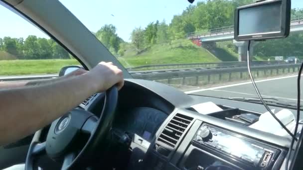 Cracovia Polonia Maggio 2018 Mani Degli Uomini Controllano Auto Mentre — Video Stock