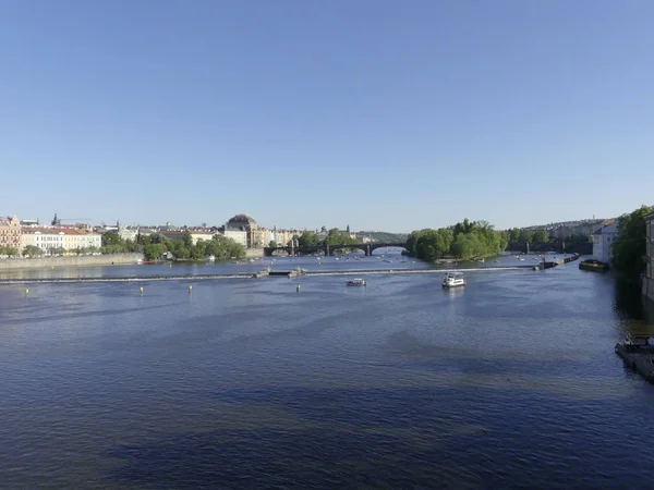 プラハ チェコ 2018 ヴルタヴァ川の眺め ヴルタヴァ川の橋 — ストック写真