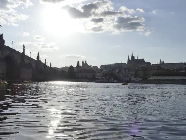 Prag Tjeckien Maj 2018 Karlsbron Floden Moldau Visa Floden Vltava — Stockfoto