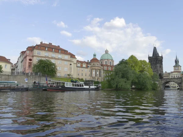 Prag Tjeckien Maj 2018 Över Floden Moldau Bron Över Floden — Stockfoto