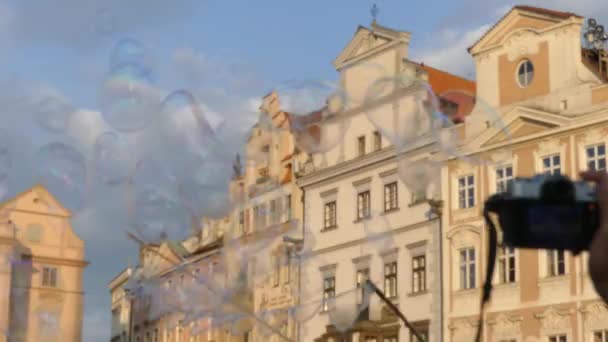 Praga República Checa Mayo 2018 Burbujas Jabón Flotando Aire Praga — Vídeos de Stock