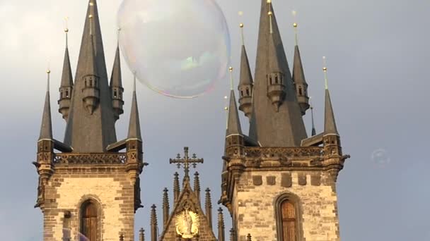 Prague République Tchèque Mai 2018 Bulles Savon Flottant Dans Les — Video