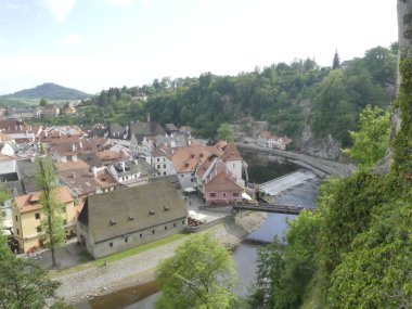 Cesky Krumlov, Çek Cumhuriyeti - 9 Mayıs 2018: şehrin sokaklarında bir bakış. Bir görünümü şehrin tarihi binaların.