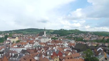 Cesky Krumlov, Çek Cumhuriyeti - 9 Mayıs 2018: şehrin tarihi binaların bir görünüm. Şehrin sokaklarında bir görünümünü.