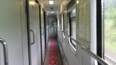  Şehir içi şehirlerarası trenler. Trenin yuvası araba.