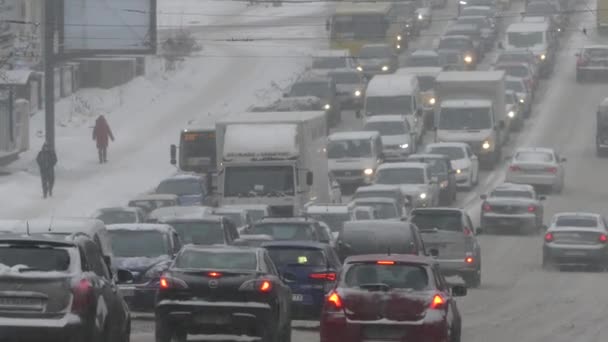 Kiev Ukraine Januar 2019 Autostrom Auf Der Schneepiste Stau Auf — Stockvideo