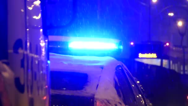Luminile Albastre Ale Unei Maşini Poliţie Semnale Speciale Intermitente Ale — Videoclip de stoc