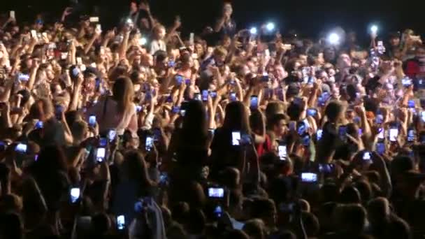 Kiev Ukraina September 2018 Fans Använder Prylar Och Smartphones Många — Stockvideo