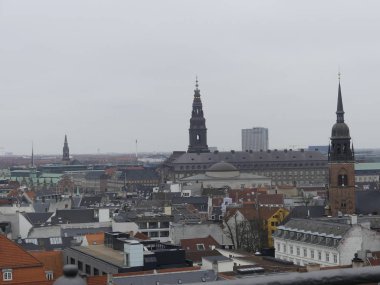  Şehir panoraması. Yükseklikten şehir görünümü. Historica