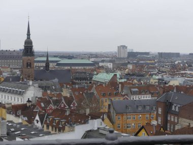  Şehir panoraması. Yükseklikten şehir görünümü. Historica