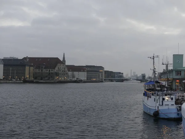 Vista de edifícios residenciais, distrito de Christianshavn. Copenhag — Fotografia de Stock