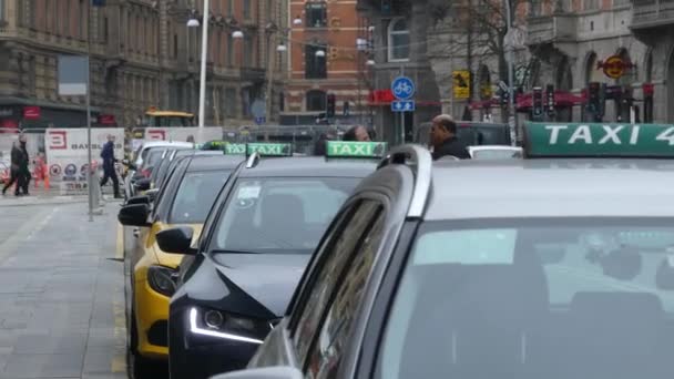 Köpenhamn Danmark Mars 2019 Taxi Bilar Parkeringsplats Stadens Centrum — Stockvideo