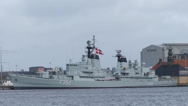 コペンハーゲン デンマーク 2019年3月 博物館の眺め コペンハーゲンのナイホルム島にある軍事野外博物館の戦艦 デンマーク海軍 — ストック動画
