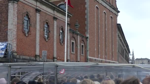 Kopenhag Danimarka Mart 2019 Şehrin Kanallarında Turist Teknesi Gezisi Şehir — Stok video