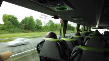 Paris, Fransa-Brüksel, Belçika-Haziran 2019: şehir içi otobüs 