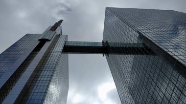 Brüksel, Belçika - Haziran 2019: Şehrin st birinde gökdelenler