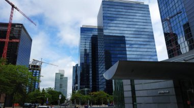 Brüksel, Belçika - Haziran 2019: Şehrin st birinde gökdelenler