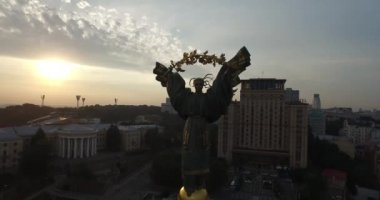 3 ' te 1. Şehir mülkinin havadan görünümü. Şehir gayrimenkul. Kiev, Ukrayna görünümü.