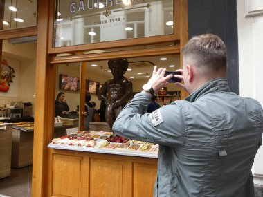 Pissing çocuk Anıtı. Heykel pissing çocuk.