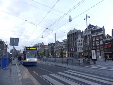 Amsterdam, Hollanda, Hollanda - Mayıs 2019: Tramvay şehir stadında